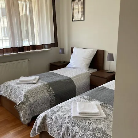 Szucha Apartment Warschau